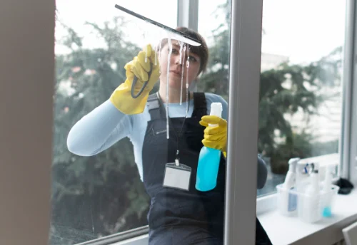 Nettoyage de vitres intérieures et extérieures à Arthies